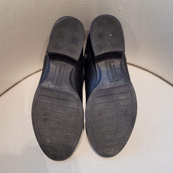 Kenneth Cole Black Leather Ankle Boot - Picture 5 of 6